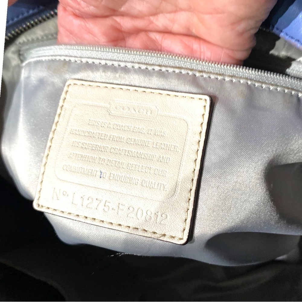 COACH Vintage Alexandra Chain Lt Blue & Cream Leather Large Tote HandBag F20812 - Picture 10 of 12
